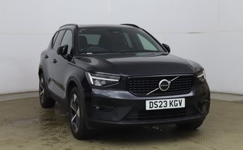 2023 VOLVO XC40