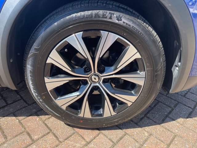 View our RENAULT CAPTUR