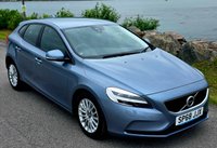 USED 2018 68 VOLVO V40 2.0 T2 GPF Momentum Hatchback 5dr Petrol Manual Euro 6 (s/s) (122 ps) 