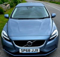 USED 2018 68 VOLVO V40 2.0 T2 GPF Momentum Hatchback 5dr Petrol Manual Euro 6 (s/s) (122 ps) 