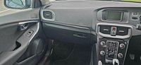 USED 2018 68 VOLVO V40 2.0 T2 GPF Momentum Hatchback 5dr Petrol Manual Euro 6 (s/s) (122 ps) 