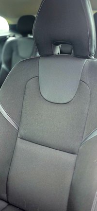 USED 2018 68 VOLVO V40 2.0 T2 GPF Momentum Hatchback 5dr Petrol Manual Euro 6 (s/s) (122 ps) 