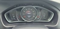 USED 2018 68 VOLVO V40 2.0 T2 GPF Momentum Hatchback 5dr Petrol Manual Euro 6 (s/s) (122 ps) 