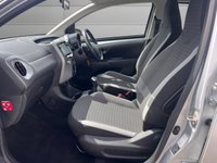 USED 2020 20 TOYOTA AYGO 1.0 VVT-i x-play Hatchback 5dr Petrol Manual Euro 6 (71 ps) ** FANTASTIC FUEL ECONOMY **