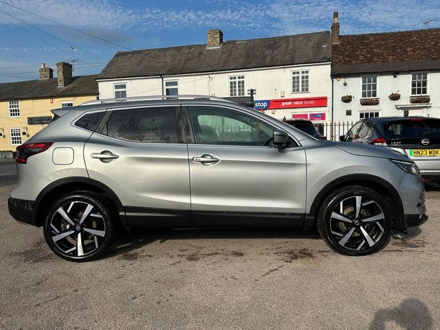 View our NISSAN QASHQAI