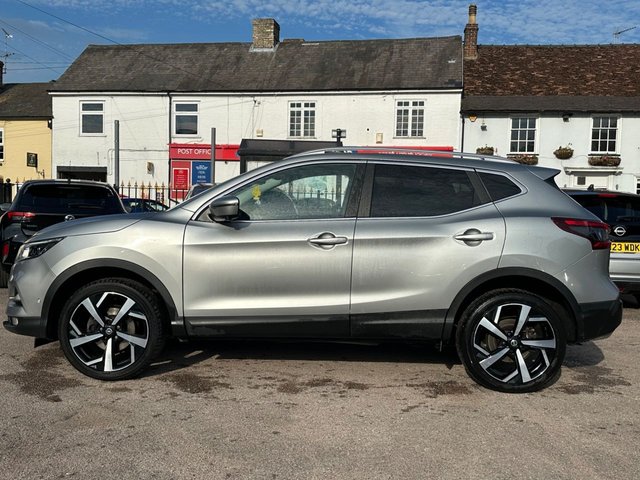 View our NISSAN QASHQAI
