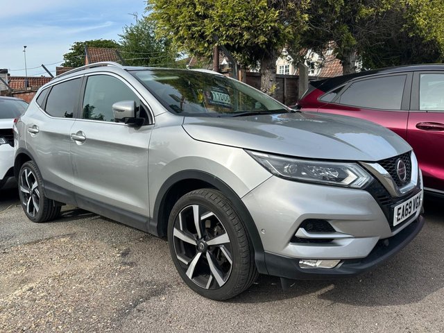View our NISSAN QASHQAI