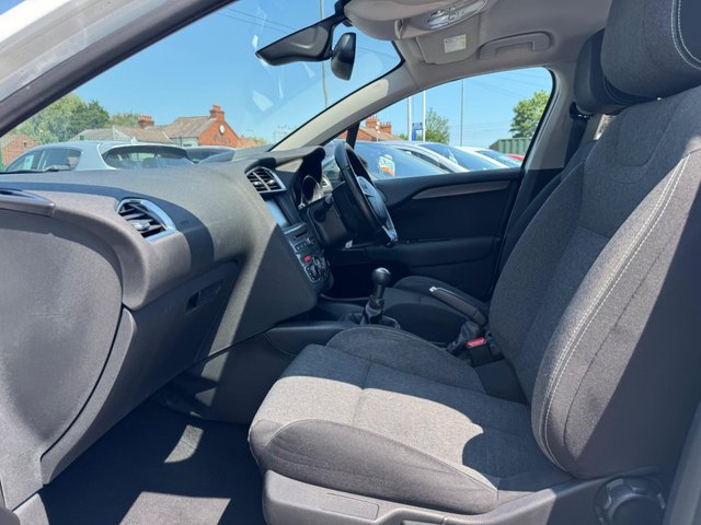 View our CITROEN C4