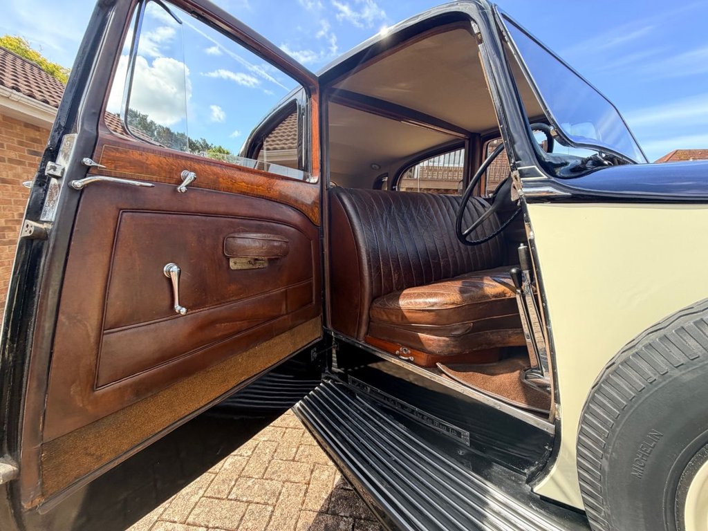 USED 1937 ROLLS-ROYCE 25/30 4257cc // Coachwork by Hooper // Px swap 