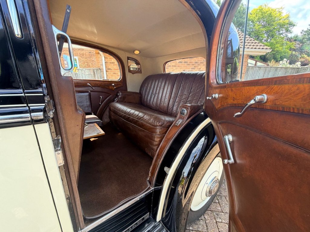 USED 1937 ROLLS-ROYCE 25/30 4257cc // Coachwork by Hooper // Px swap 