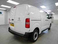 USED 2022 72 PEUGEOT EXPERT 1400 2.0 BLUEHDI 145 BHP MWB PROFESSIONAL PREMIUM 6DR 1 OWNER | AIR CON | CARPLAY | MEDIUM