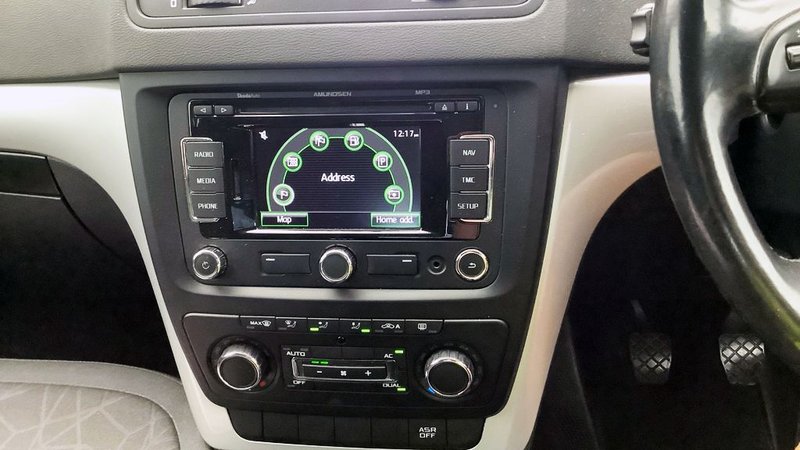 2011 Škoda Yeti in silver — photo 7 of 11