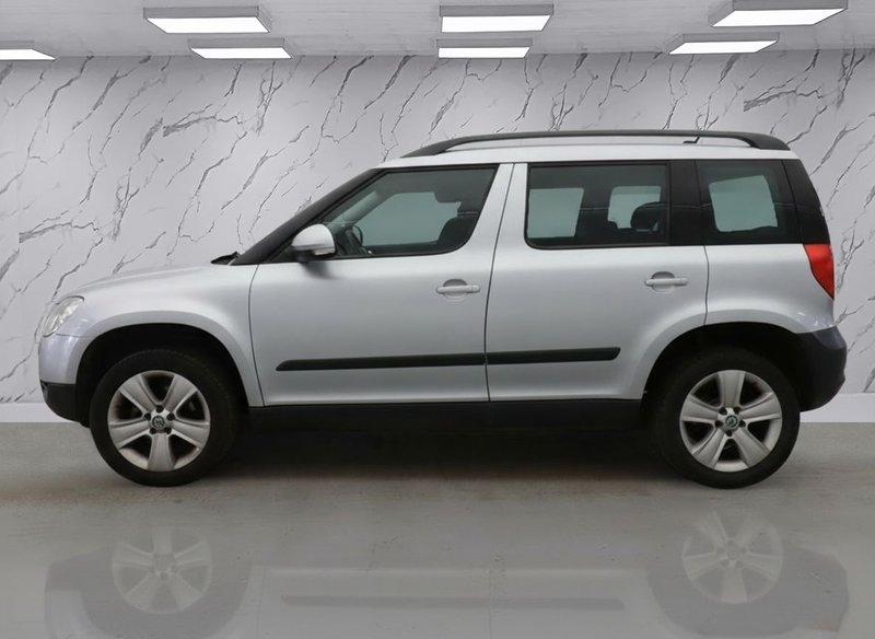 2011 Škoda Yeti in silver — photo 5 of 11