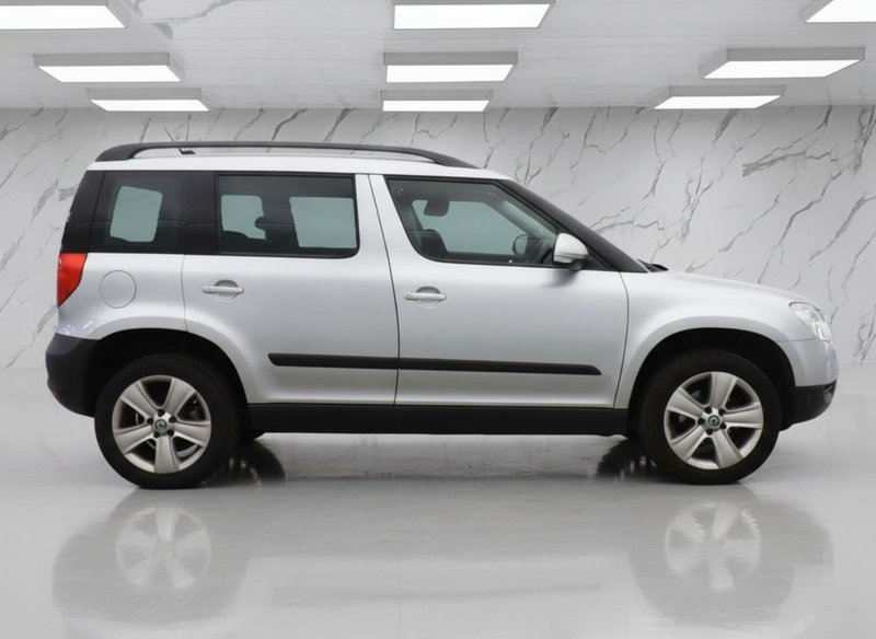 2011 Škoda Yeti in silver — photo 6 of 11