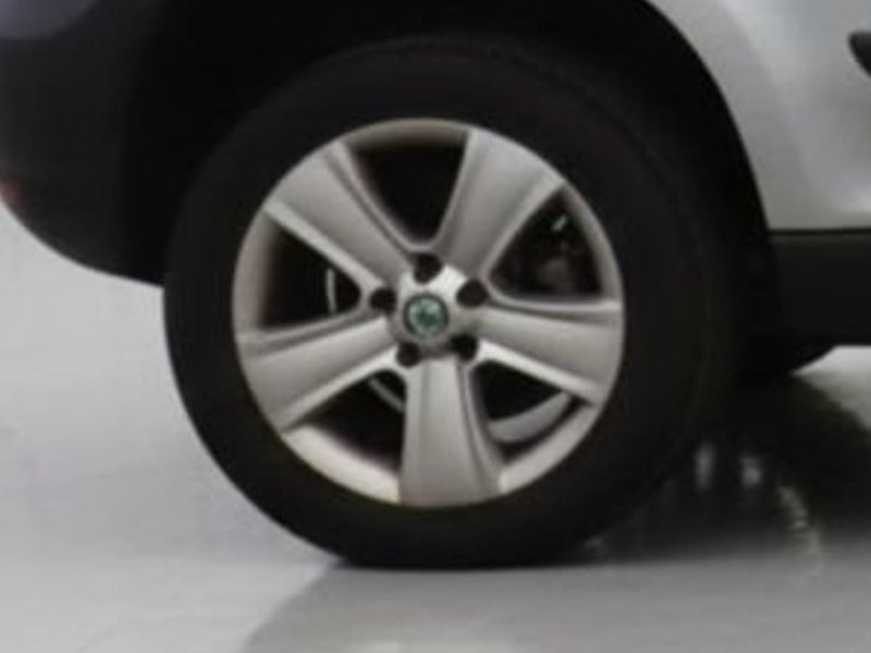 2011 Škoda Yeti in silver — photo 7 of 14