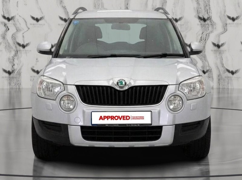 2011 Škoda Yeti in silver — photo 2 of 14