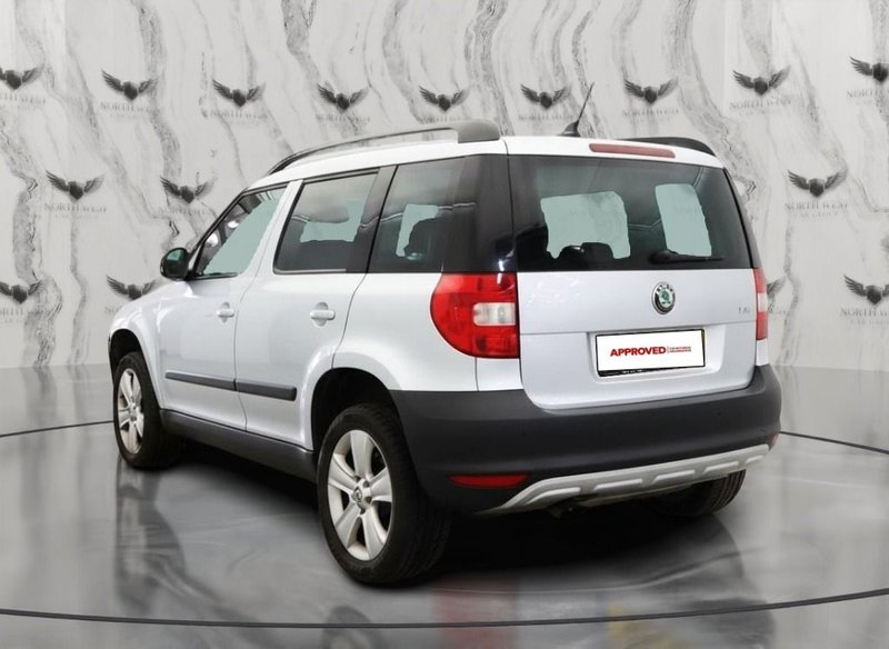2011 Škoda Yeti in silver — photo 4 of 14
