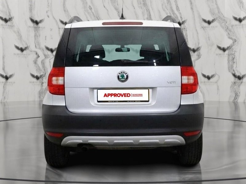2011 Škoda Yeti in silver — photo 5 of 14