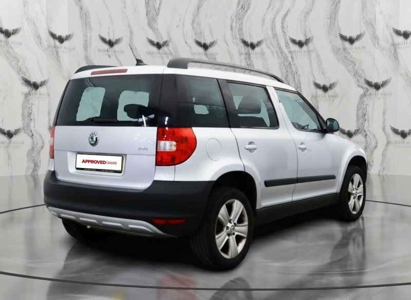 2011 Škoda Yeti in silver — photo 6 of 14