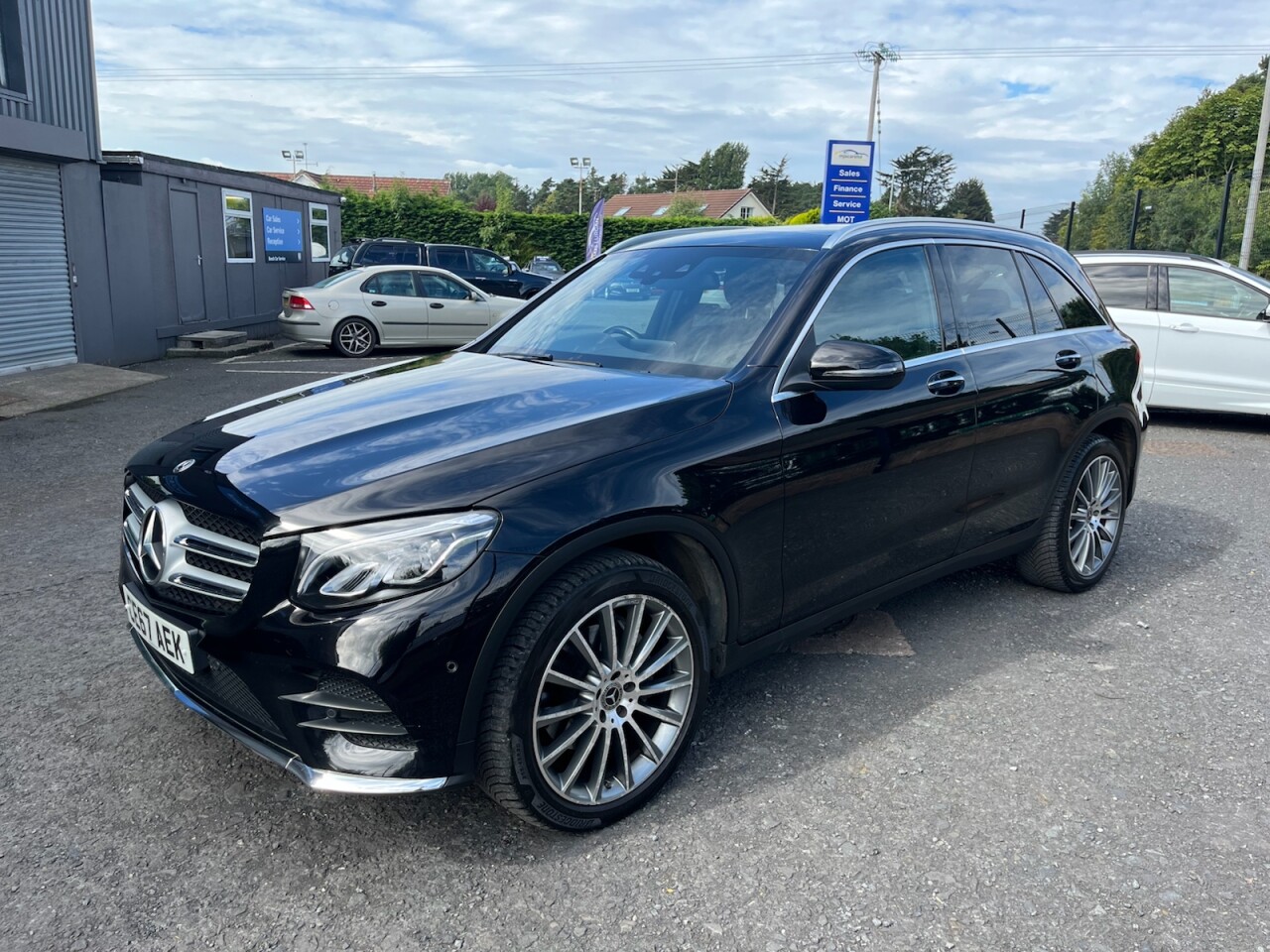 2017 MERCEDES GLC 2.1 GLC220d AMG Line (Premium Plus) SUV 5dr Diesel G-Tronic 4MATIC Euro 6 ( - vehicle photo 4 for sale on PureCar