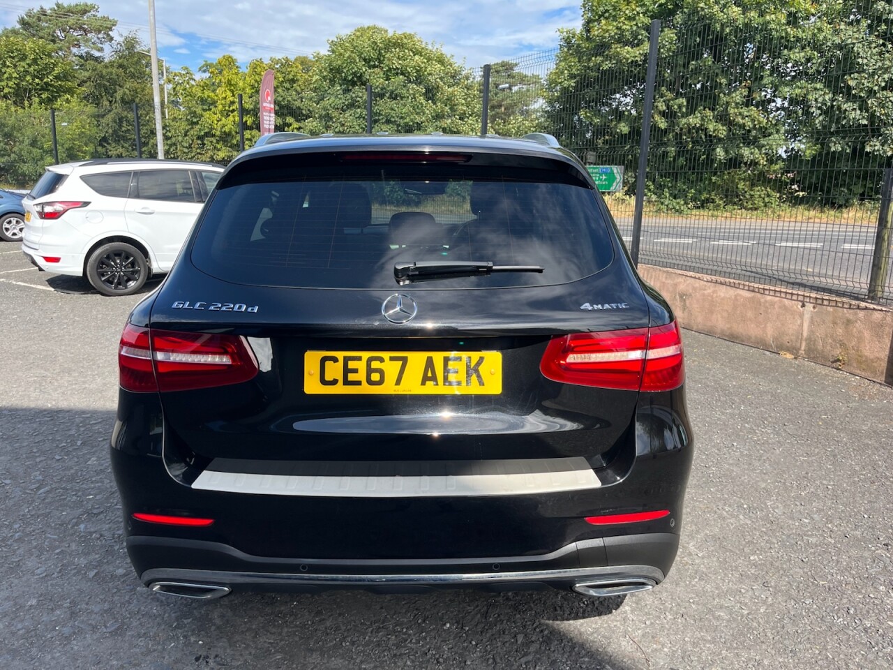 2017 MERCEDES GLC 2.1 GLC220d AMG Line (Premium Plus) SUV 5dr Diesel G-Tronic 4MATIC Euro 6 ( - vehicle photo 6 for sale on PureCar