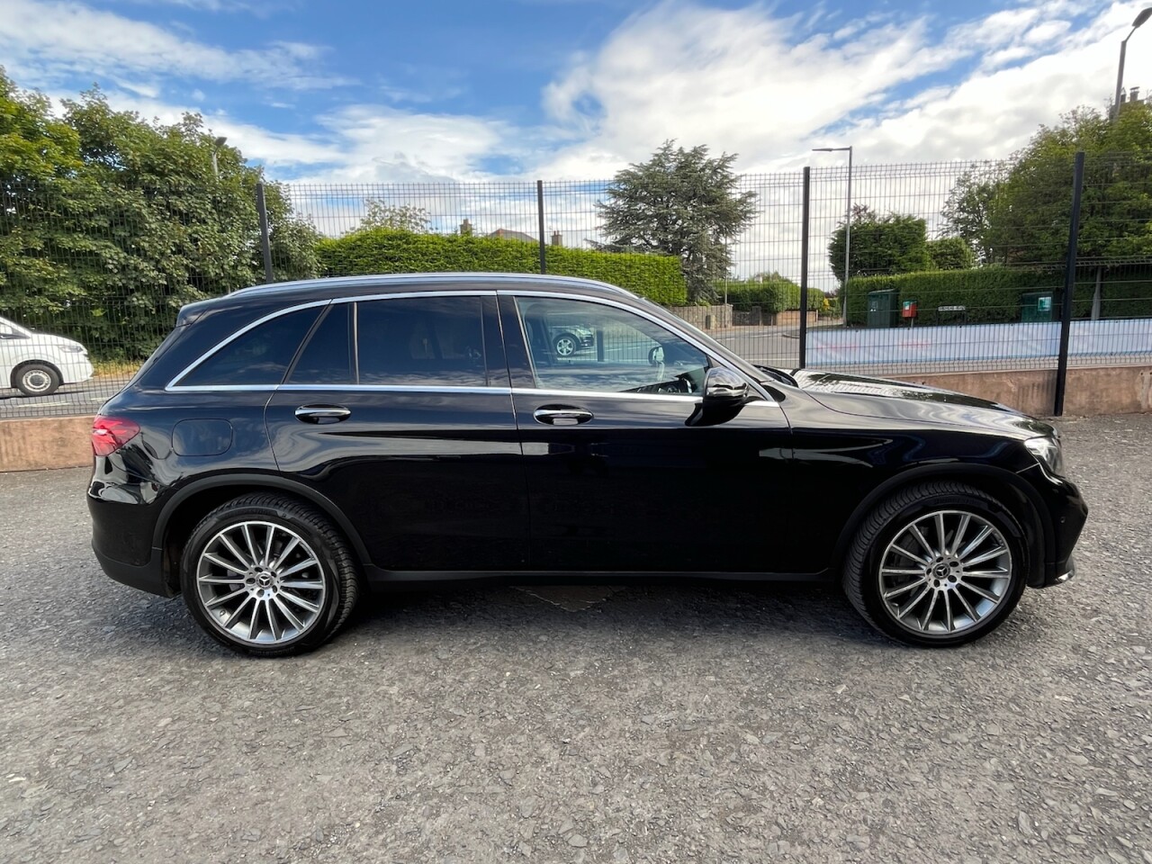 2017 MERCEDES GLC 2.1 GLC220d AMG Line (Premium Plus) SUV 5dr Diesel G-Tronic 4MATIC Euro 6 ( - vehicle photo 8 for sale on PureCar