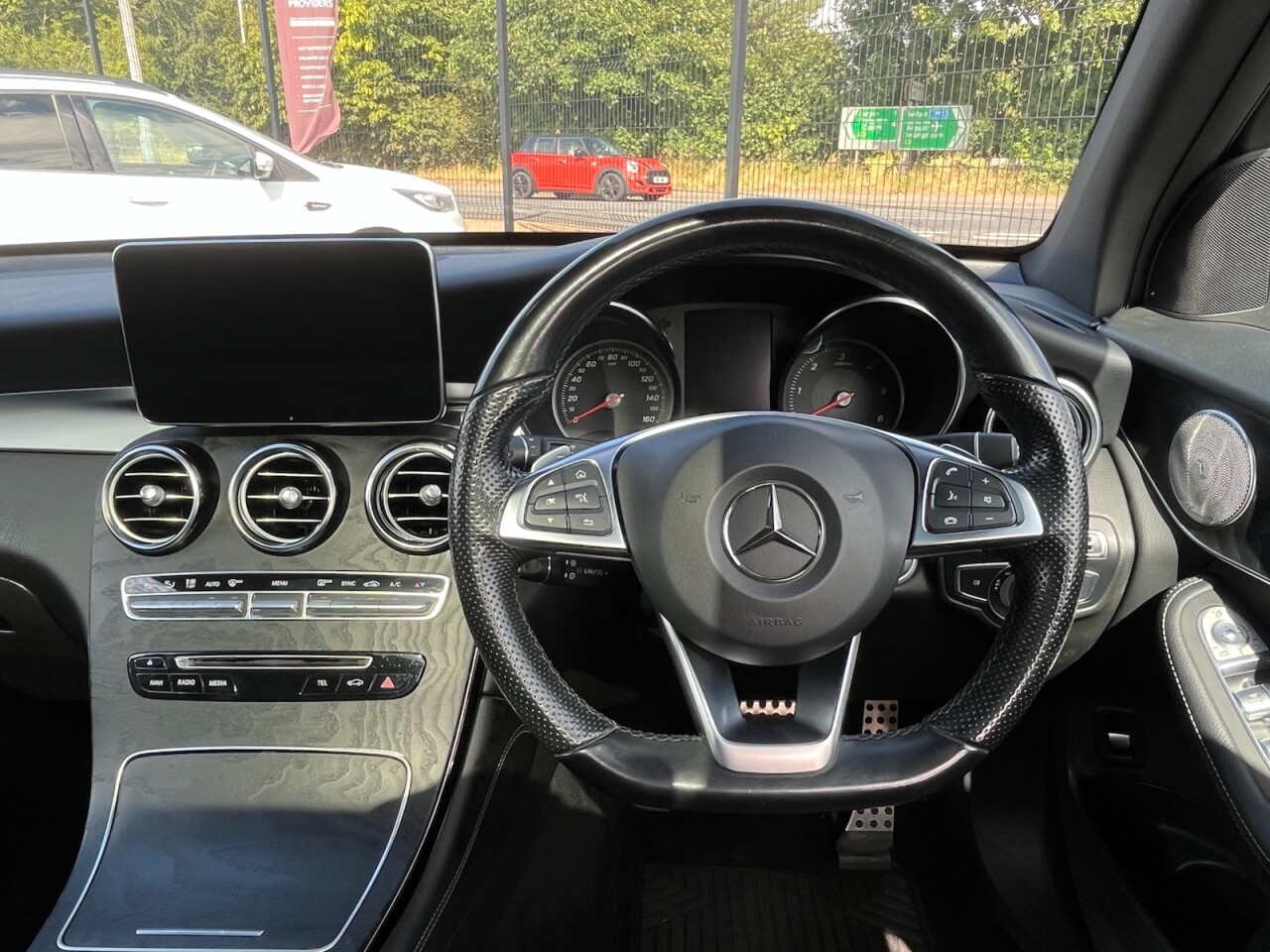 2017 MERCEDES GLC 2.1 GLC220d AMG Line (Premium Plus) SUV 5dr Diesel G-Tronic 4MATIC Euro 6 ( - vehicle photo 11 for sale on PureCar