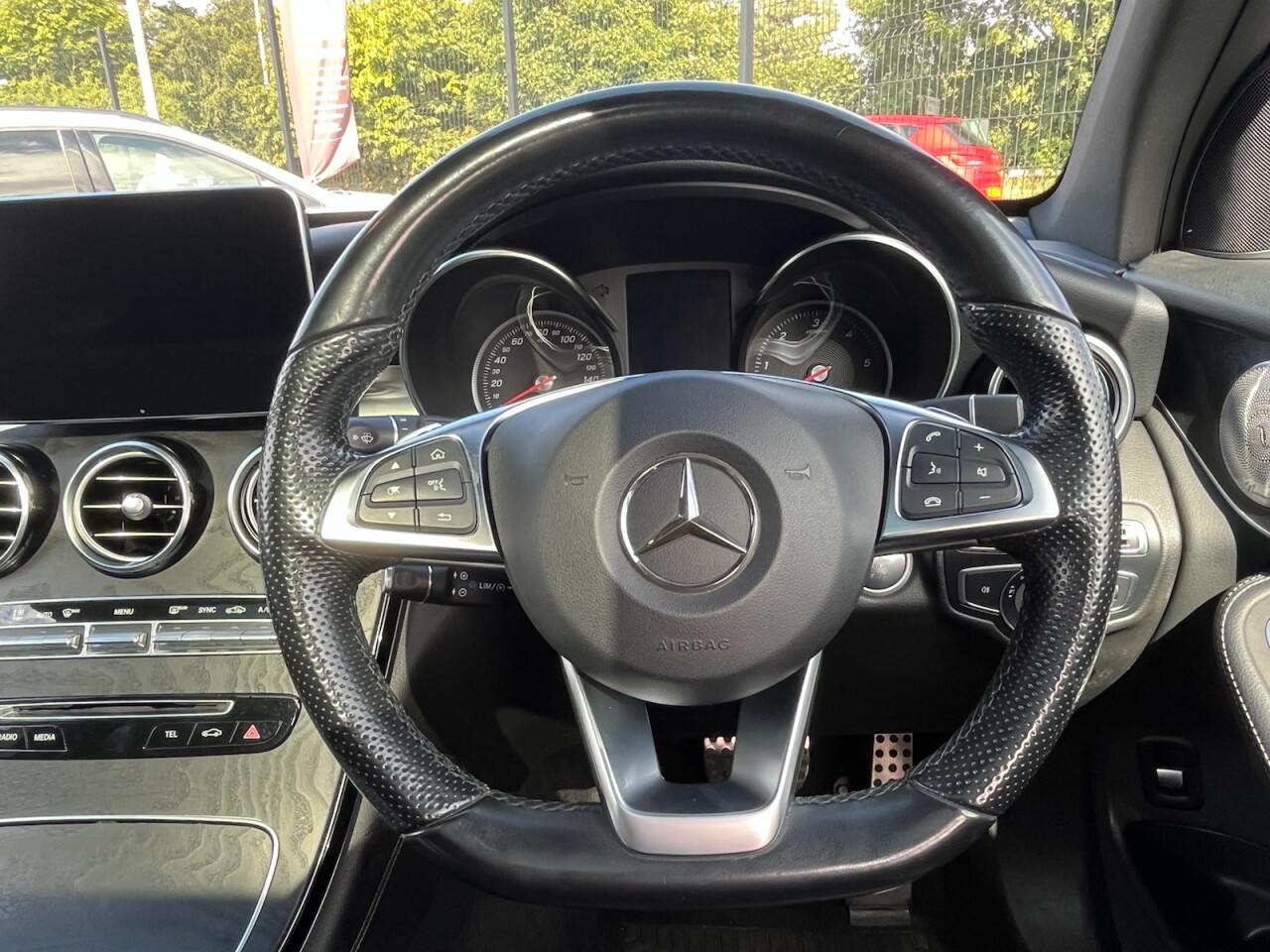 2017 MERCEDES GLC 2.1 GLC220d AMG Line (Premium Plus) SUV 5dr Diesel G-Tronic 4MATIC Euro 6 ( - vehicle photo 12 for sale on PureCar