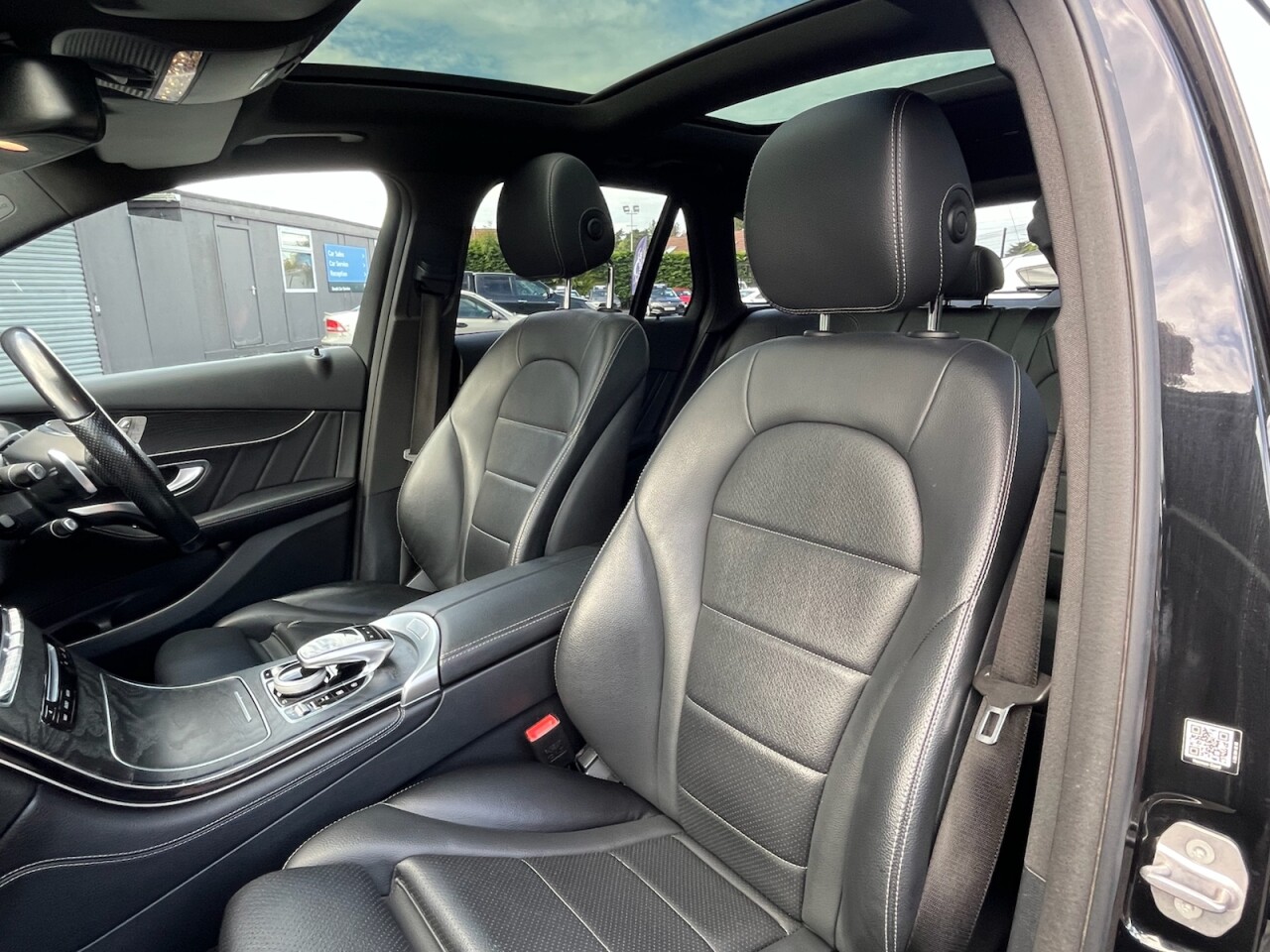 2017 MERCEDES GLC 2.1 GLC220d AMG Line (Premium Plus) SUV 5dr Diesel G-Tronic 4MATIC Euro 6 ( - vehicle photo 32 for sale on PureCar