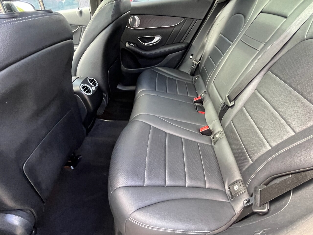 2017 MERCEDES GLC 2.1 GLC220d AMG Line (Premium Plus) SUV 5dr Diesel G-Tronic 4MATIC Euro 6 ( - vehicle photo 34 for sale on PureCar
