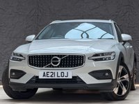 USED 2021 21 VOLVO V60 CROSS COUNTRY 2.0 B4 MHEV Estate 5dr Diesel Hybrid Auto AWD Euro 6 (s/s) (197 ps) HARMAN/KARDON, 1 OWNER, FSH!