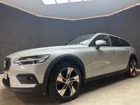 USED 2021 21 VOLVO V60 CROSS COUNTRY 2.0 B4 MHEV Estate 5dr Diesel Hybrid Auto AWD Euro 6 (s/s) (197 ps) HARMAN/KARDON, 1 OWNER, FSH!