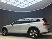USED 2021 21 VOLVO V60 CROSS COUNTRY 2.0 B4 MHEV Estate 5dr Diesel Hybrid Auto AWD Euro 6 (s/s) (197 ps) HARMAN/KARDON, 1 OWNER, FSH!