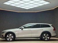 USED 2021 21 VOLVO V60 CROSS COUNTRY 2.0 B4 MHEV Estate 5dr Diesel Hybrid Auto AWD Euro 6 (s/s) (197 ps) HARMAN/KARDON, 1 OWNER, FSH!
