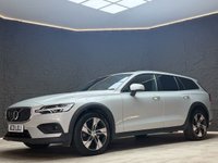 USED 2021 21 VOLVO V60 CROSS COUNTRY 2.0 B4 MHEV Estate 5dr Diesel Hybrid Auto AWD Euro 6 (s/s) (197 ps) HARMAN/KARDON, 1 OWNER, FSH!