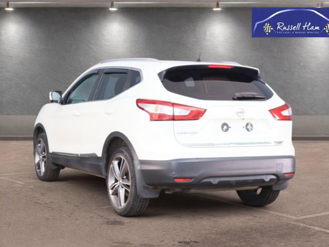 View our NISSAN QASHQAI