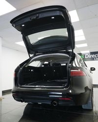 USED 2019 19 JAGUAR XF 2.0i Portfolio Sportbrake Auto Euro 6 (s/s) 5dr Black Leather, Sat Nav