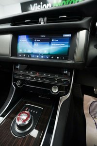 USED 2019 19 JAGUAR XF 2.0i Portfolio Sportbrake Auto Euro 6 (s/s) 5dr Black Leather, Sat Nav