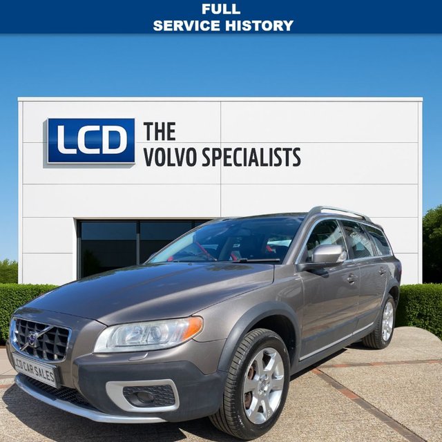 View our VOLVO XC70