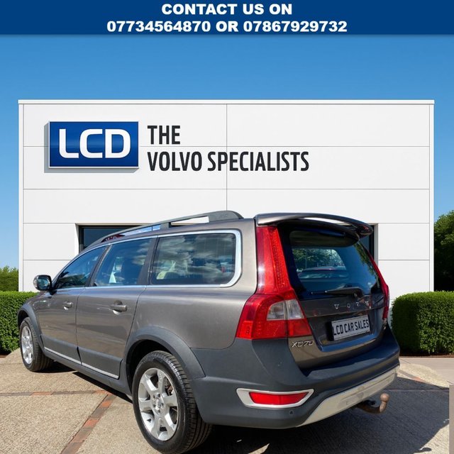 View our VOLVO XC70
