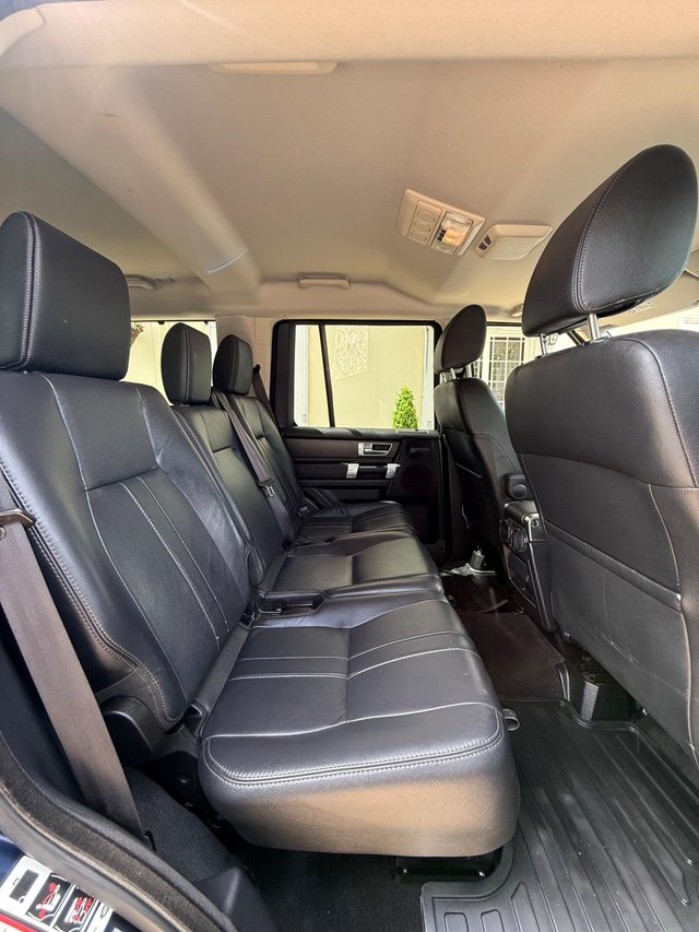View our LAND ROVER DISCOVERY 4