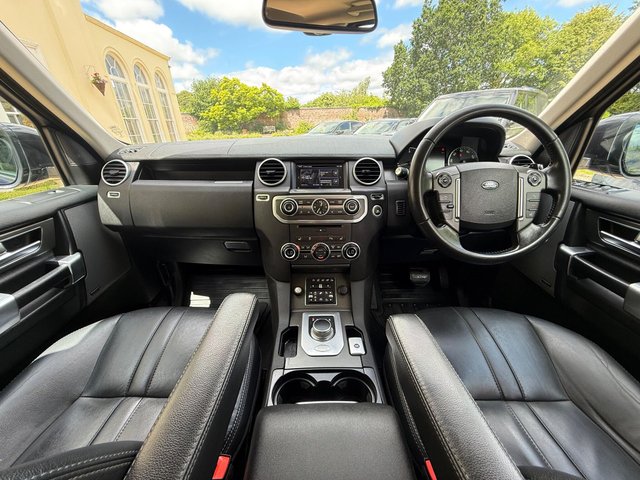 View our LAND ROVER DISCOVERY 4