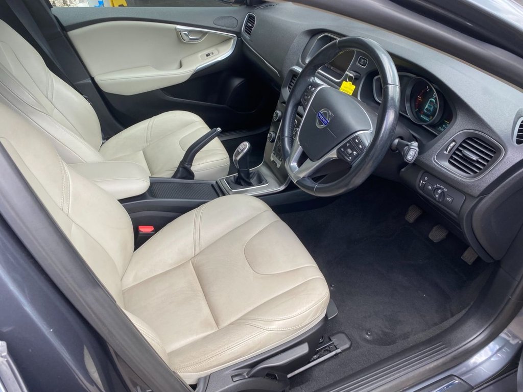 USED 2014 14 VOLVO V40 1.6 D2 SE Lux Nav Hatchback 5dr Diesel Manual Euro 5 (s/s) (115 ps) FULL SERVICE HISTORY