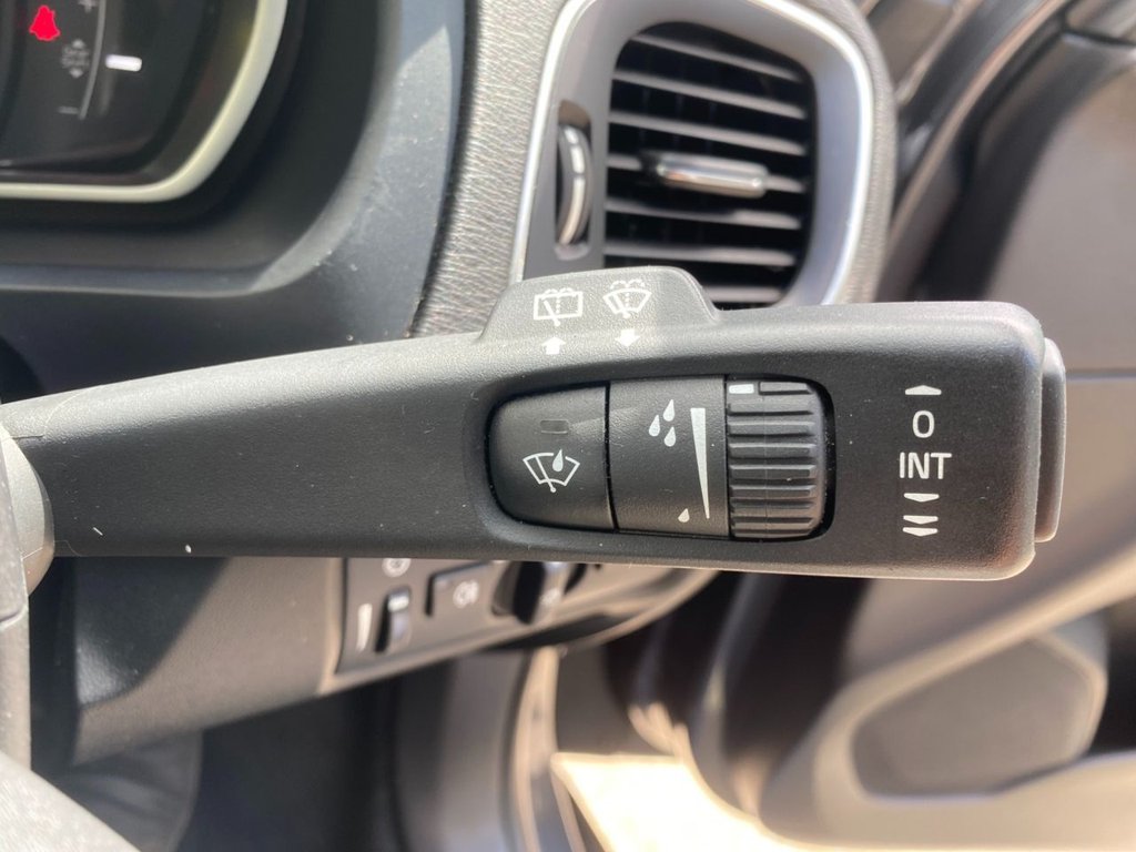 USED 2014 14 VOLVO V40 1.6 D2 SE Lux Nav Hatchback 5dr Diesel Manual Euro 5 (s/s) (115 ps) FULL SERVICE HISTORY