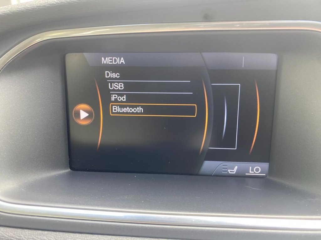 USED 2014 14 VOLVO V40 1.6 D2 SE Lux Nav Hatchback 5dr Diesel Manual Euro 5 (s/s) (115 ps) FULL SERVICE HISTORY