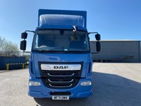 USED 2022 71 DAF LF 18T CURTAIN SIDED SLEEPER CAB WITH COLUMN TAIL LIFT, 28FT BODY, 1.5T LIFT 