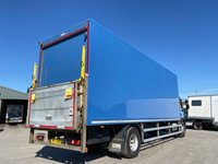 USED 2022 71 DAF LF 18T CURTAIN SIDED SLEEPER CAB WITH COLUMN TAIL LIFT, 28FT BODY, 1.5T LIFT 