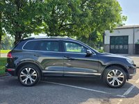 USED 2015 65 VOLKSWAGEN TOUAREG 3.0 TDI V6 BlueMotion Tech R-Line SUV 5dr Diesel Tiptronic 4WD Euro 6 (s/s) (262 ps) Panoramic Roof - Parking Heater - Great Spec!