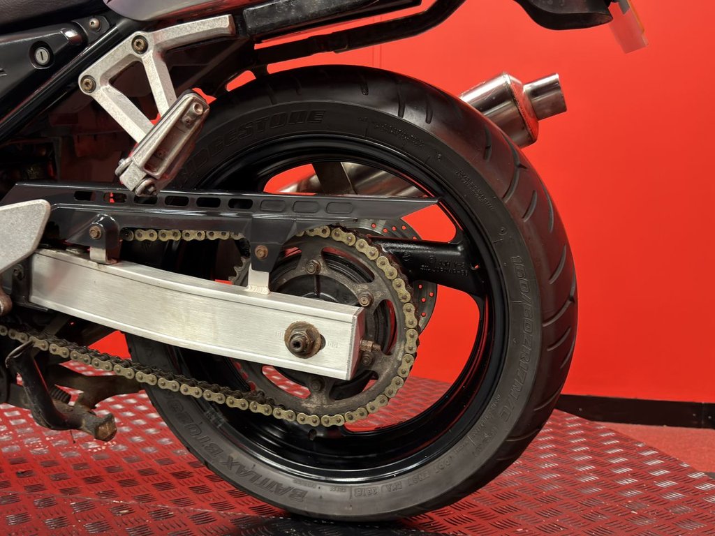 USED 2002 02 YAMAHA FZS600 TRADE BIKES AT TRADE PRICES GIVI TOP BOX