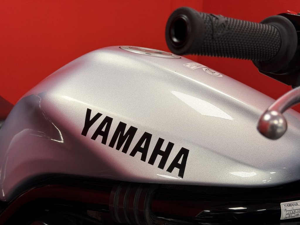 USED 2002 02 YAMAHA FZS600 TRADE BIKES AT TRADE PRICES GIVI TOP BOX